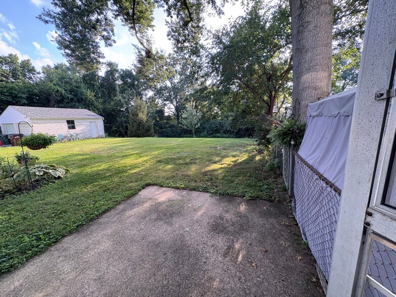 Building Photo - 13 Dewitt St