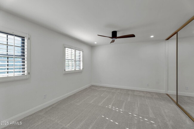 Building Photo - 2542 W Nopal Ave