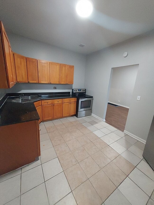 Primary Photo - 3434 W 21st St