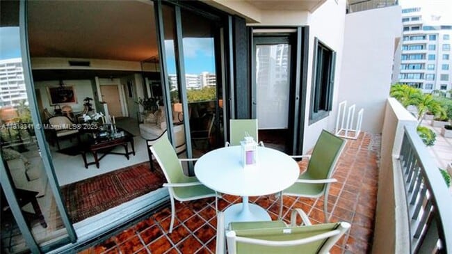 Building Photo - 251 Crandon Blvd