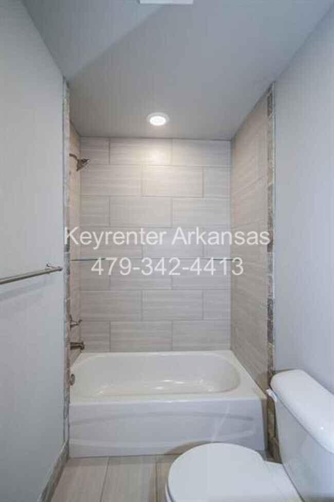 Building Photo - Awesome home with great location in Rogers