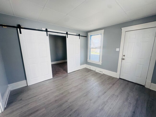 Building Photo - 3405 Roehl Ave