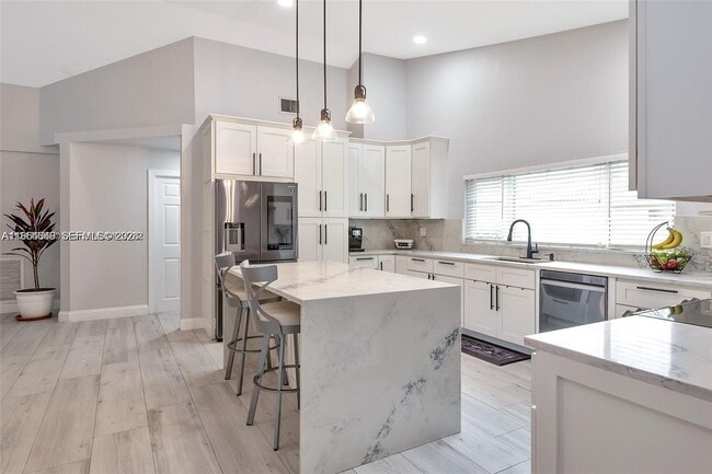 Building Photo - 1800 Water Ridge Dr