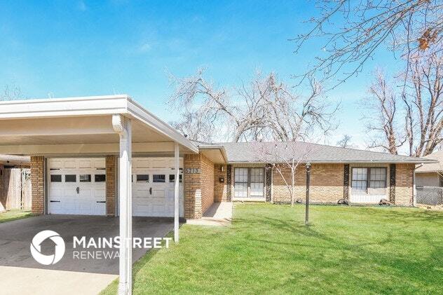 Primary Photo - 5713 NW 33rd St