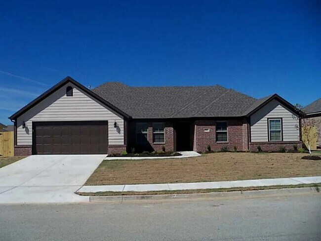 Primary Photo - 1040 Messina Way