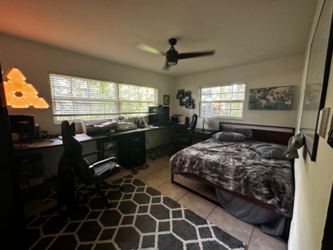 Building Photo - 1621 Sunkist Way