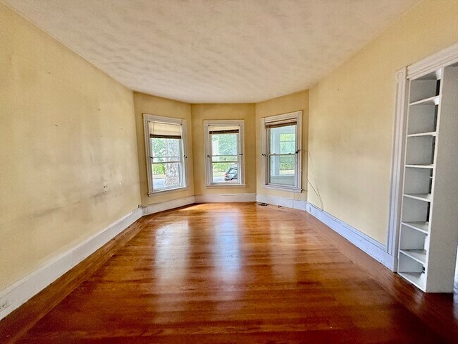 Building Photo - 31 Park St