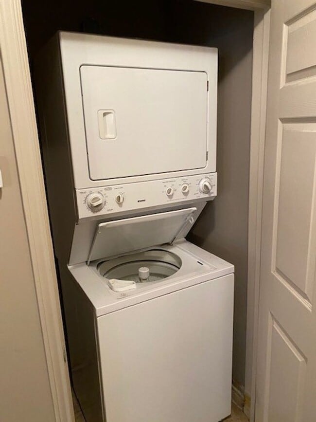 Building Photo - Cozy 2 Bed 2 Bath Condo Available Fall 2025!