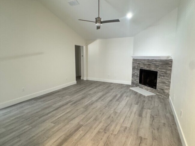 Building Photo - Fully Remodeled 2 Bedroom w/ Lawn Care &am...