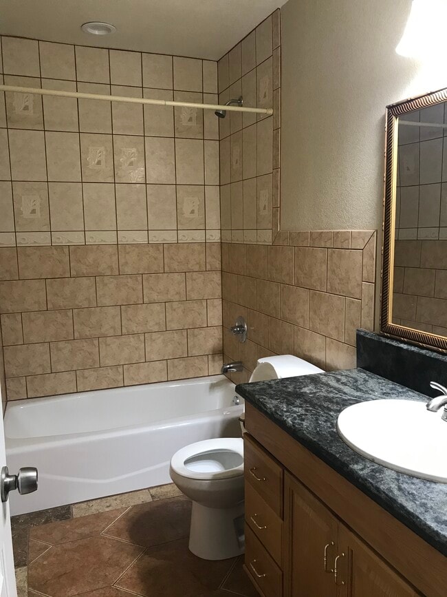 Building Photo - 2601 W 3rd St