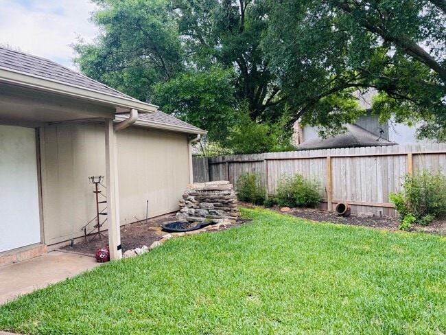 Building Photo - 2434 Hodges Bend Cir