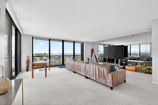 Building Photo - 4100 N Ocean Dr