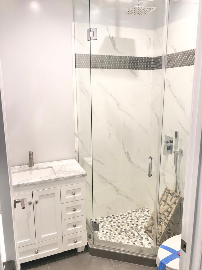 Building Photo - 1348 Carmona Ave