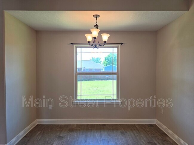 Building Photo - 8839 Longmont Way