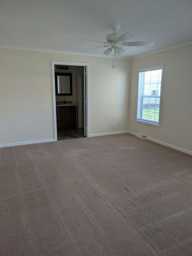 Building Photo - 52553 Elmcrest Ct