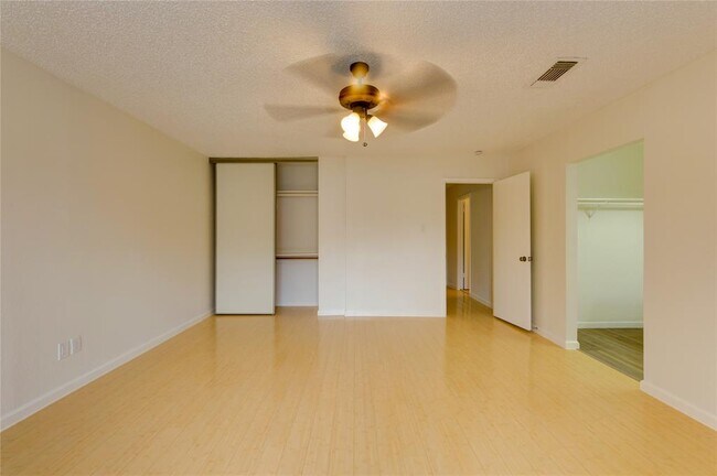Building Photo - 7723 Miller Glen Ln