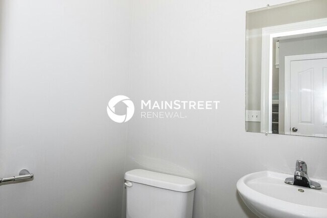 Building Photo - 3 Bedroom Pet-Friendly Home in Greensboro, NC with Main Street Renewal