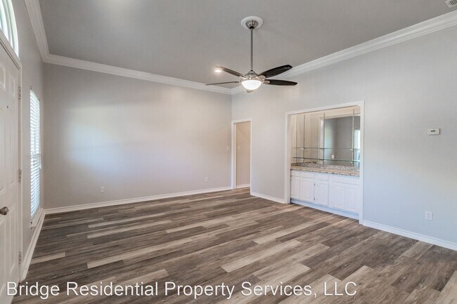 Building Photo - 1 br, 1 bath House - 5023A Birchman Ave.