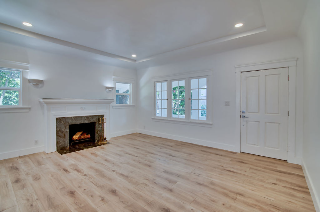 Building Photo - 641 N Martel Ave