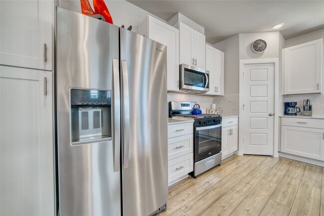 Building Photo - 3830 Singing Coast Path