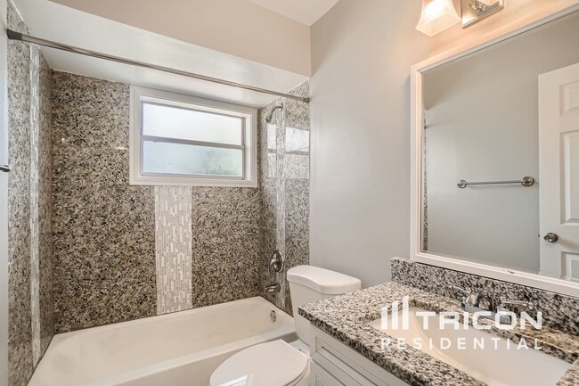 Building Photo - 1207 Adeleide Ct