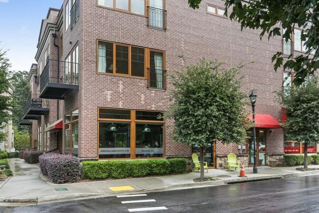 Building Photo - 1442 Dresden Dr