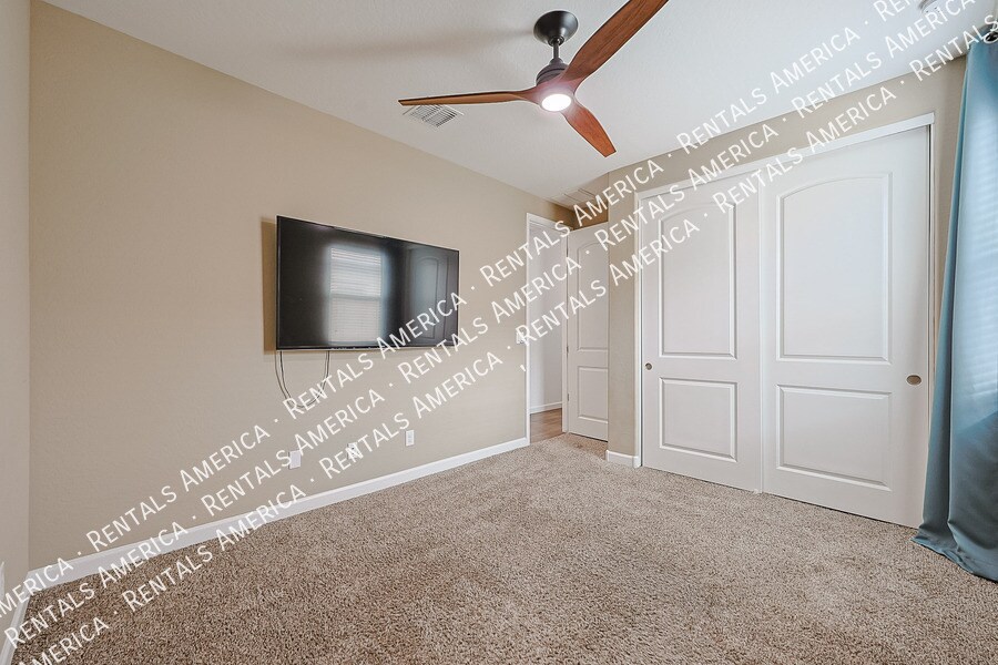 Building Photo - 13607 W Briles Rd