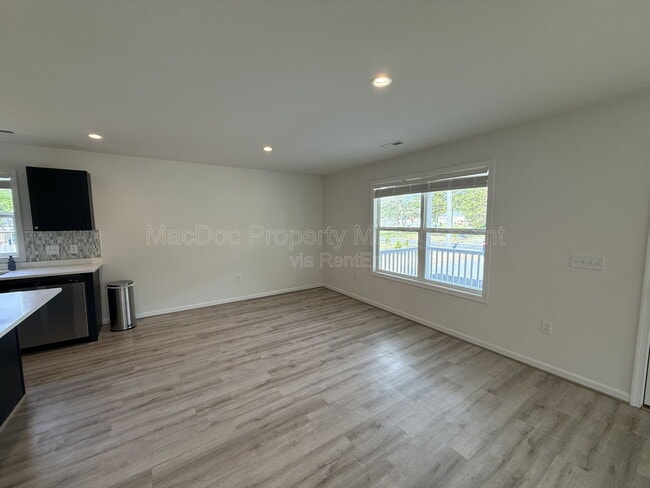 Building Photo - 990 Ebb Tide Dr