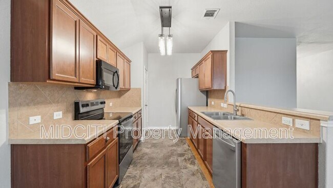 Building Photo - 3414 Zachary St