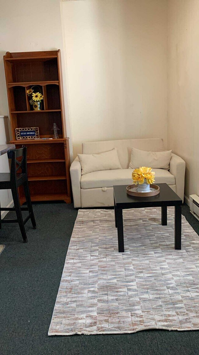 Building Photo - 206 Park St