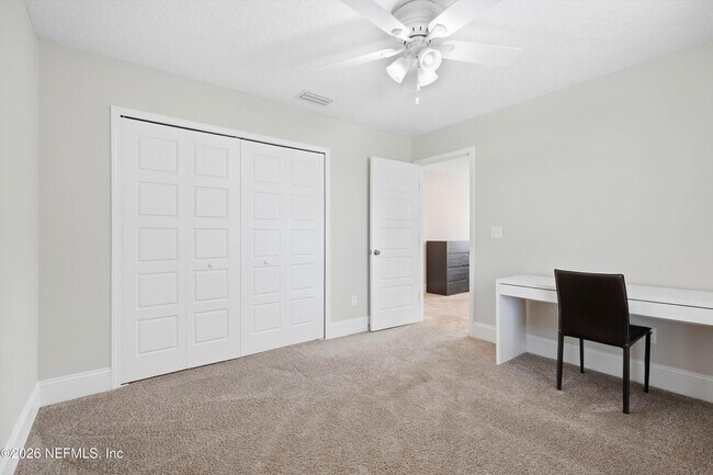 Building Photo - 80 Lazy Crest Dr