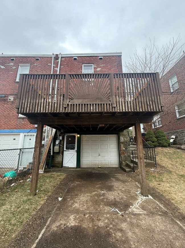 Building Photo - 3 bedroom 1.5 bath house available in Nort...