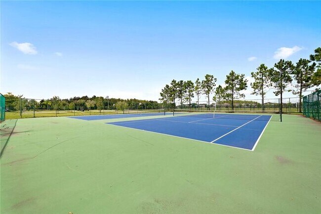 Building Photo - Timber Isle 4 bedroom home 2 bath home on a corner lot with New Kitchen Appliances!