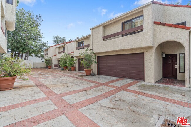 Building Photo - 1979 Grace Ave