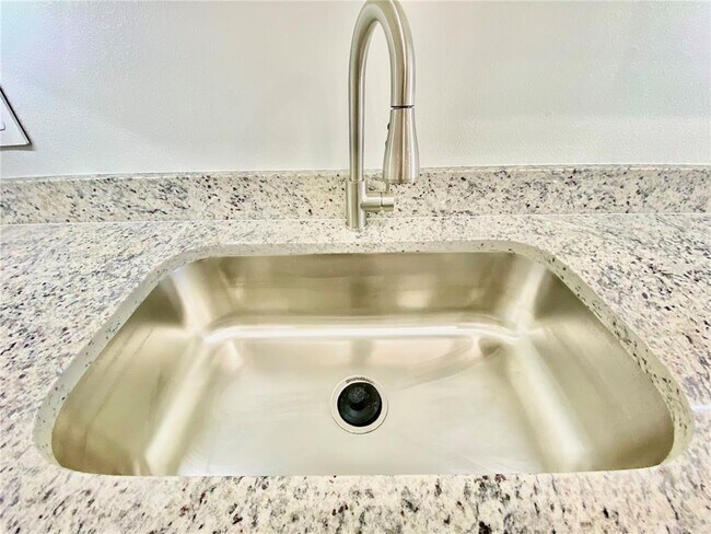 Building Photo - 10006 Massey St