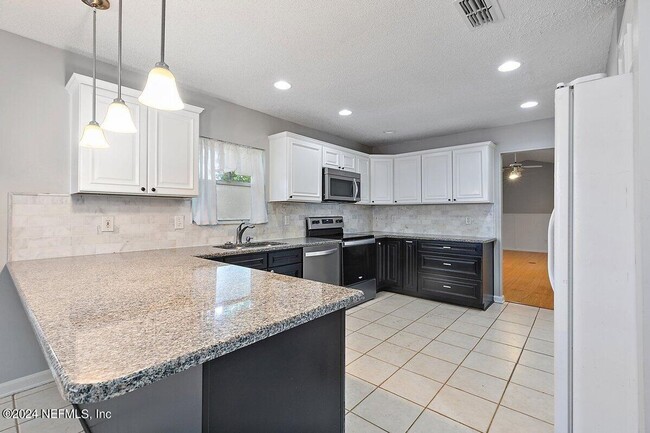 Building Photo - Beautiful 4-bedroom, 2-bath home in Mandarin!
