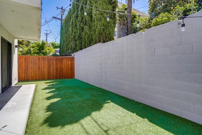 Building Photo - 4636 Lomita St