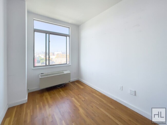 Building Photo - NOLL STREET / Spacious 2- Bed 1-Bath / Balcony / No Fee