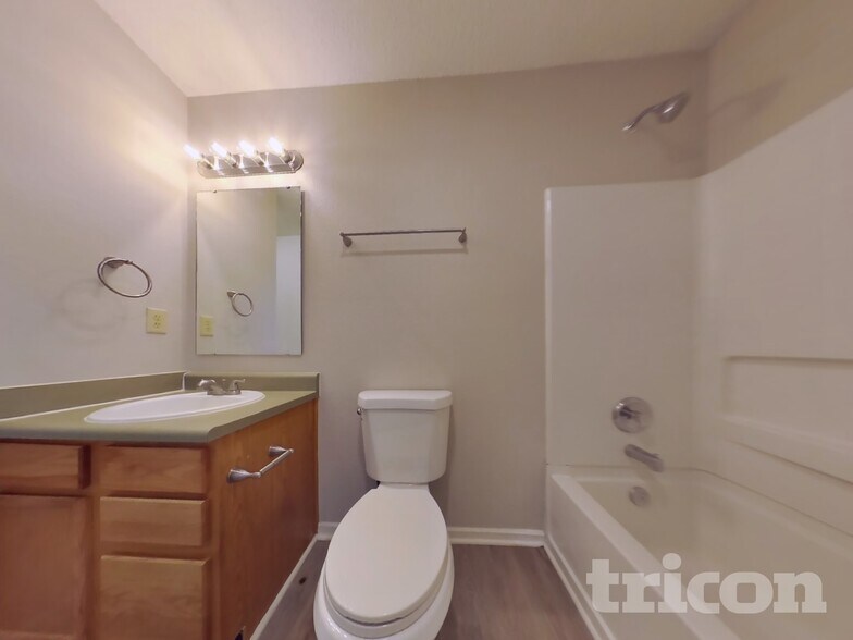 Building Photo - 1905 Blue Pine Ln