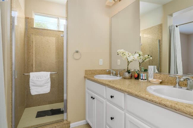 Building Photo - 7459 Starward Dr