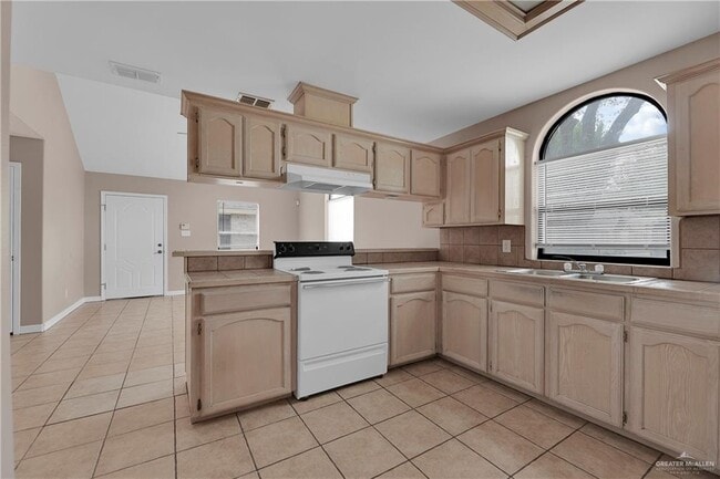 Building Photo - 14 Tampa St