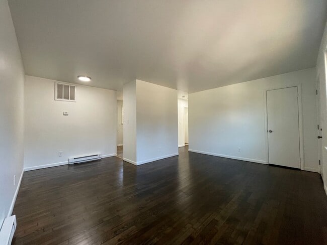 Building Photo - Two bedroom Duplex