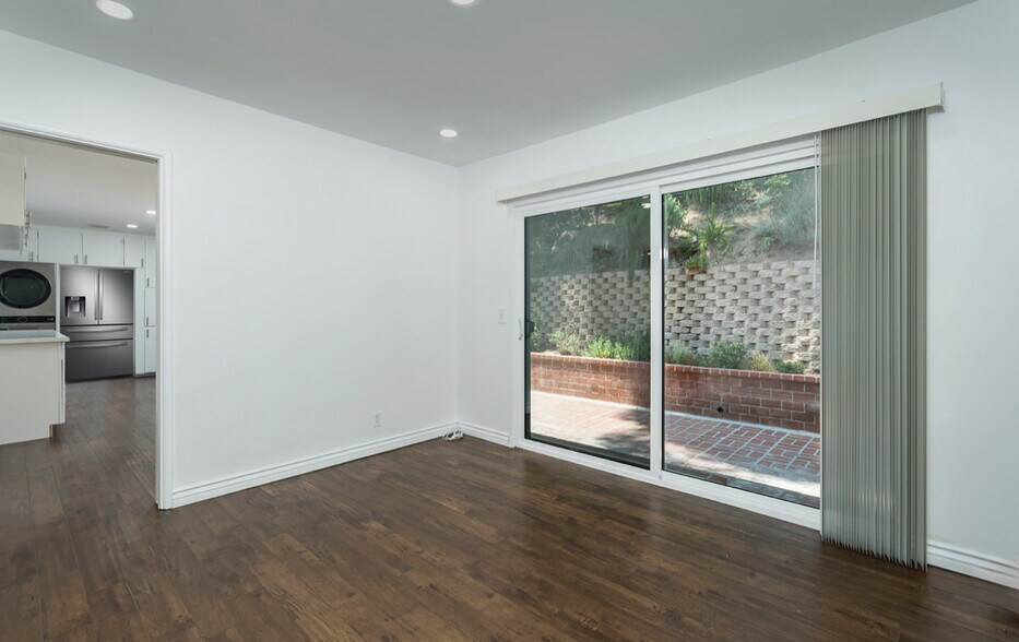 Building Photo - 3155 Linda Vista Rd
