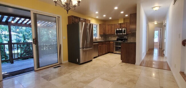 Building Photo - Large Secluded Lot, Kirkland