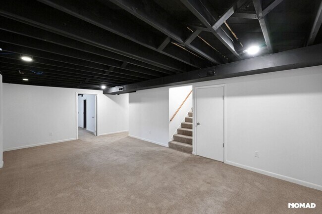 Building Photo - Spacious 4BR House in Denver
