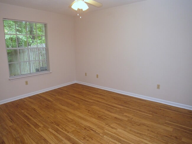 Building Photo - 428 Richview Park Cir W