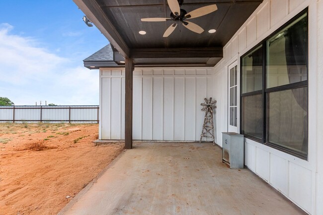 Building Photo - 2859 SE 1415