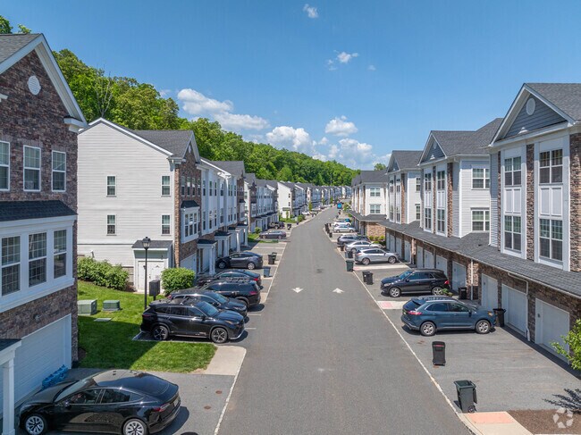Building Photo - Lennar at the Hills