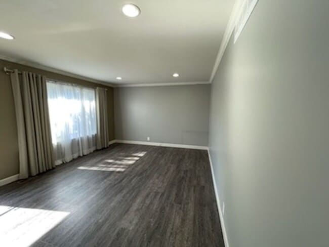 Building Photo - 4057 Bramford-