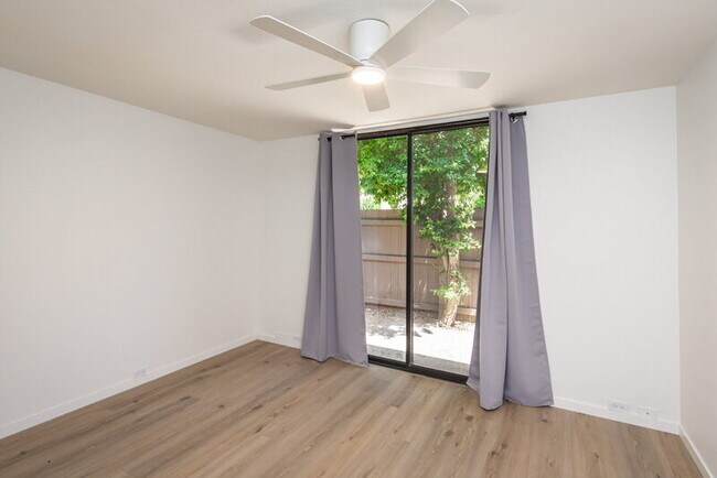 Building Photo - 478 Hartnell Pl